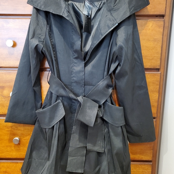 Coat - Picture 1 of 2
